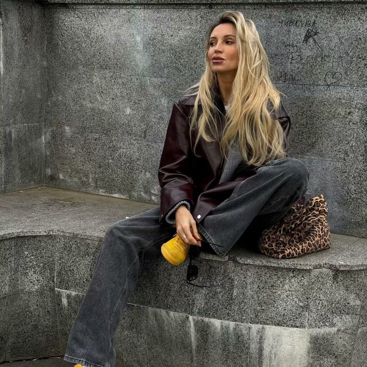 Veste Cuir Zippée à Revers